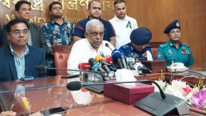 ঢাকাসহ চার জেলায় কারফিউ অব্যাহত থাকবে: স্বরাষ্ট্রমন্ত্রী 
