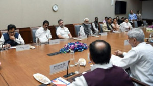 বাংলাদেশ পরিস্থিতিতে ভারতের পার্লামেন্টে সর্বদলীয় বৈঠক