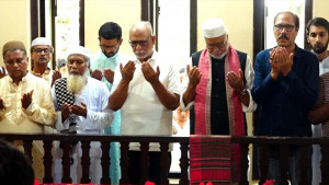 আর কোনো রাজনৈতিক দলে সম্পৃক্ত হবো না