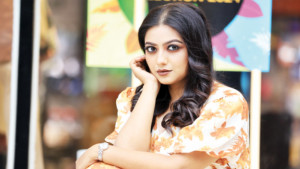 গাঢ় সাজে