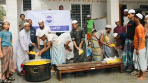 বন্যা পরিস্থিতি স্বাভাবিক না হওয়া পর্যন্ত ত্রাণ দেওয়ার ঘোষণা ওরিয়নের