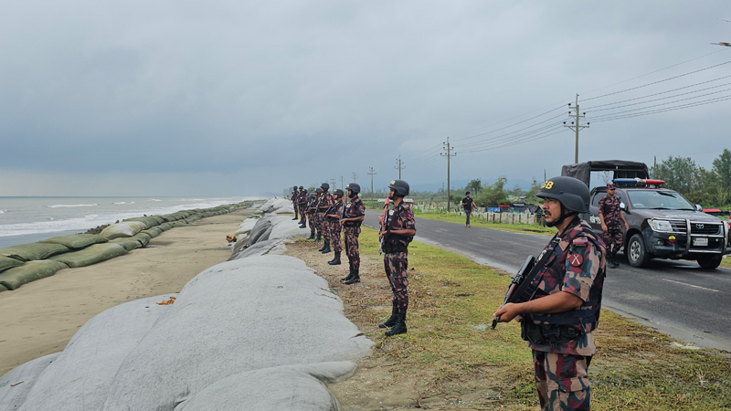 জল-স্থল সীমান্তে রোহিঙ্গা অনুপ্রবেশ ঠেকাতে বিজিবির সতর্ক পাহারা জল-স্থল সীমান্তে রোহিঙ্গা অনুপ্রবেশ ঠেকাতে বিজিবির সতর্ক পাহারা