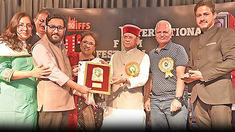 ভারতে বিশেষ সমালোচক পুরস্কার জিতল ‘দাঁড়কাক’ ভারতে বিশেষ সমালোচক পুরস্কার জিতল ‘দাঁড়কাক’