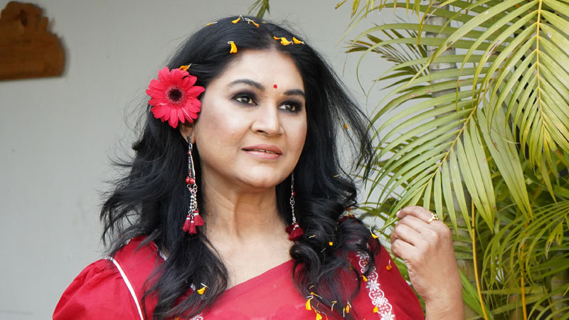বিশেষ দিন উদযাপনের অবস্থায় নেই সামিনা চৌধুরী বিশেষ দিন উদযাপনের অবস্থায় নেই সামিনা চৌধুরী
