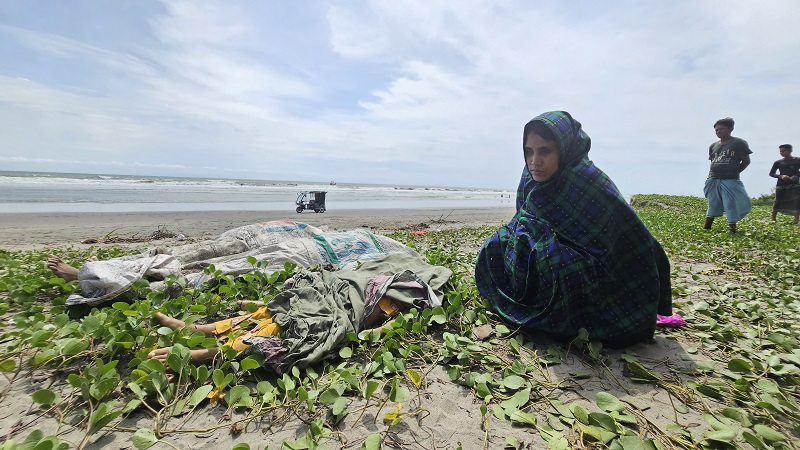 সাগরে নৌকা ডুবে শিশুসহ ৯ রোহিঙ্গার মৃত্যু সাগরে নৌকা ডুবে শিশুসহ ৯ রোহিঙ্গার মৃত্যু
