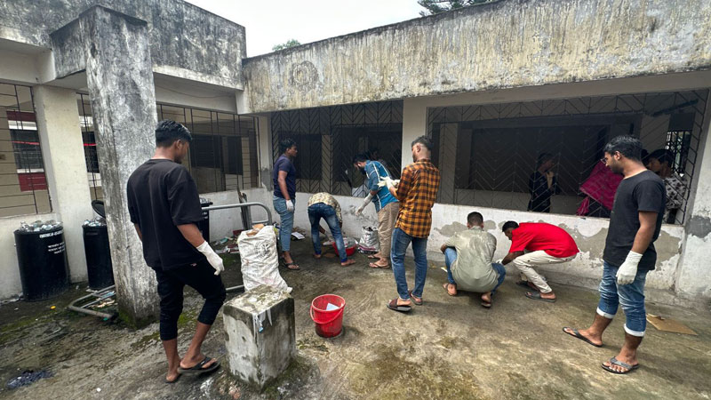 অনিয়ম-দুর্নীতির খোঁজ নিচ্ছেন শিক্ষার্থীরা অনিয়ম-দুর্নীতির খোঁজ নিচ্ছেন শিক্ষার্থীরা