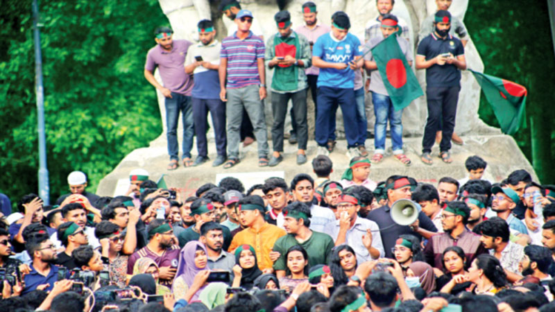 আন্তর্জাতিক অপরাধ ট্রাইব্যুনালে শেখ হাসিনার বিচার দাবি আন্তর্জাতিক অপরাধ ট্রাইব্যুনালে শেখ হাসিনার বিচার দাবি