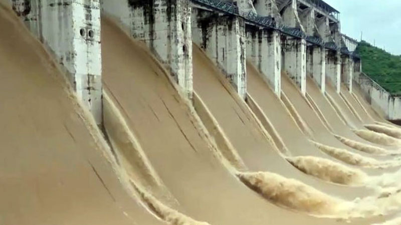 ফারাক্কার ১০৯ স্লুইসগেট খোলায় পানি বাড়ছে পদ্মায় ফারাক্কার ১০৯ স্লুইসগেট খোলায় পানি বাড়ছে পদ্মায়
