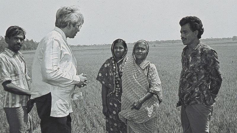 তাঁর চেতনায় মানুষ ও তারুণ্যের শক্তি তাঁর চেতনায় মানুষ ও তারুণ্যের শক্তি