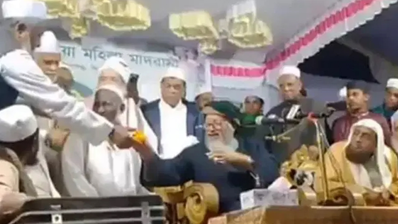 সিলেটে এক কমলা বিক্রি হলো দুই লাখ টাকায় সিলেটে এক কমলা বিক্রি হলো দুই লাখ টাকায়