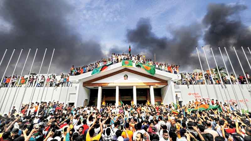 দুনিয়া কাঁপানো অভ্যুত্থানের বছর দুনিয়া কাঁপানো অভ্যুত্থানের বছর