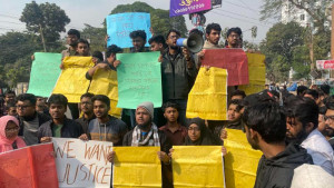 ‘হত্যাকাণ্ড’ আখ্যা দিয়ে ৬ দাবি শিক্ষার্থীদের