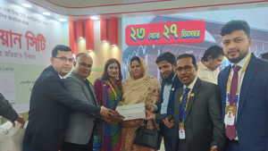 আশিয়ান সিটির স্টলে বুকিং দিলেই মিলছে ল্যাপটপ