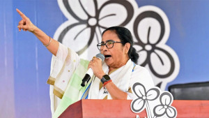 বাংলাদেশ সীমান্তে আগুন জ্বললে বিহার উড়িষ্যা রেহাই পাবে না: মমতা