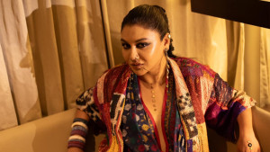 জামদানি শাড়ি দিয়ে আলোচনায় জয়া