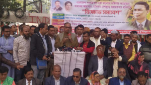 বাংলাদেশ থেকে বস্তা বস্তা টাকা লুট করেছে ভারত: দুদু