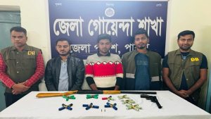 পাবনায় ছাত্রলীগ নেতাসহ আটক ৩, আগ্নেয়াস্ত্র উদ্ধার
