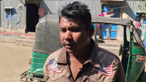 মাইক ভাড়া করে চোরকে গালাগাল