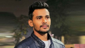 কম্বল বিতরণ না করেই ফিরে গেলেন উপদেষ্টা আসিফ মাহমুদ