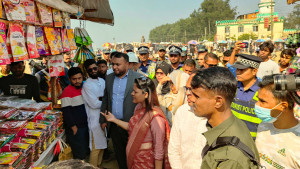 কক্সবাজার সৈকতের অবৈধ স্থাপনা সরিয়ে নিতে জেলা প্রশাসনের নির্দেশ