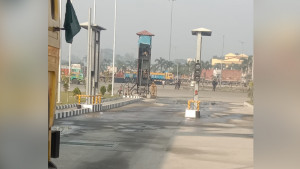 বেনাপোল বন্দরে আমদানি-রপ্তানি বন্ধ