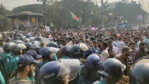 পদযাত্রা আটকে দিল পুলিশ, ভারতীয় দূতাবাসে যাচ্ছেন ৬ প্রতিনিধি
