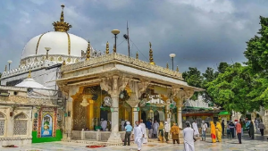 আজমির শরিফের স্থানে মন্দিরের দাবিতে মামলা
