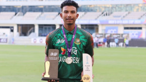 ইমনের আদর্শ মাশরাফি