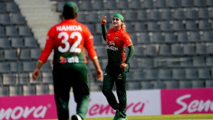 নিগারদের বড় লক্ষ্য দিল আইরিশরা 