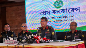 কারাগার থেকে পলাতক ৭০০ বন্দি এখনও অধরা