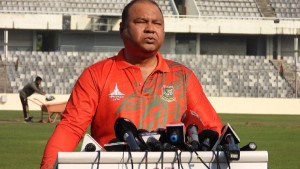 লিটনের আউটের ধরন নিয়ে চিন্তিত: লিপু 