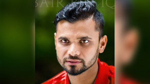 মাশরাফি ও তার বাবাসহ ২৯৫ জনের নামে মামলা