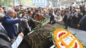 চিরনিদ্রায় প্রেম ও দ্রোহের কবি হেলাল হাফিজ  