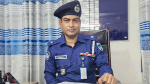 নারীর সঙ্গে অশালীন অঙ্গভঙ্গির ভিডিও ভাইরাল: সেই ওসি ক্লোজড