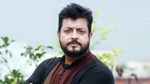 চুরির অভিযোগে মামলা করলেন ওমর সানী