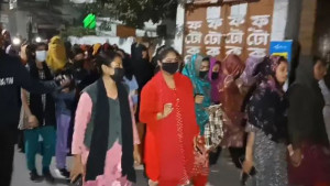 নিম্নমানের খাবারের প্রতিবাদ করায় ছাত্রীকে মারধর-শ্লীলতাহানির অভিযোগ