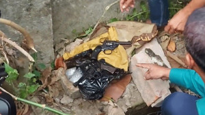 অপরাধী ধরতে গিয়ে মিলল বিদেশি রিভলভার, গুলি
