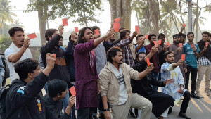 পোষ্য কোটাকে ‘লাল কার্ড’ দেখালেন রাবির শিক্ষার্থীরা