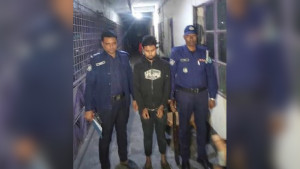 ছেলেকে হত্যা করে পুলিশের কাছে বাবা