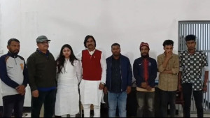 স্মৃতিসৌধে শ্রদ্ধা জানাতে গিয়ে আ’লীগ নেতা মাহবুবুর ও তাঁর মেয়েসহ আটক ৮