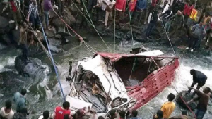 ইথিওপিয়ায় যাত্রীবাহী ট্রাক নদীতে পড়ে নিহত ৭১