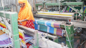 লোকসানে বন্ধ তাঁত, পেশা ছাড়ছেন মালিক-শ্রমিক
