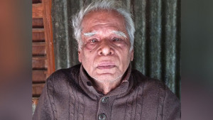 জীবনের রঙ্গমঞ্চে নিভু নিভু আলো