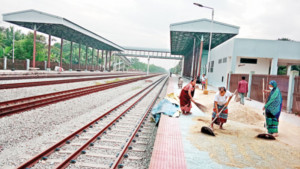 সরকারি অর্থ ঢেলে লোটাস কামালের ‘নিরর্থ’ স্টেশন
