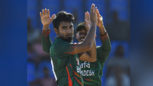 হোপ-রুদারফোর্ডে হার বাংলাদেশের