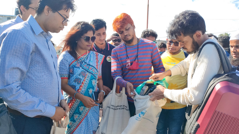 সেন্টমার্টিনে যাতায়াতকারী জাহাজে কঠোর নজরদারি পরিবেশ অধিদপ্তরের সেন্টমার্টিনে যাতায়াতকারী জাহাজে কঠোর নজরদারি পরিবেশ অধিদপ্তরের