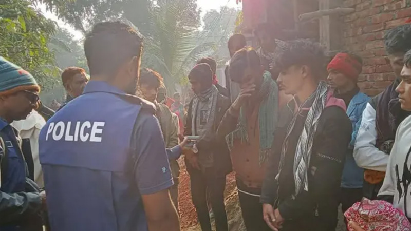 ‘জয় বাংলা’ স্লোগান দিয়ে খেজুরের রস খেতে গিয়ে কারাগারে ১৫ যুবক ‘জয় বাংলা’ স্লোগান দিয়ে খেজুরের রস খেতে গিয়ে কারাগারে ১৫ যুবক