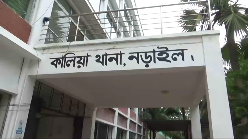 স্কুলছাত্রীকে আটকে রেখে শ্লীলতাহানির অভিযোগ, এসআই প্রত্যাহার স্কুলছাত্রীকে আটকে রেখে শ্লীলতাহানির অভিযোগ, এসআই প্রত্যাহার