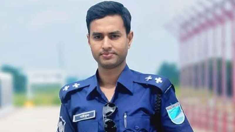 গোপালগঞ্জে কাভার্ডভ্যানের চাপায় পুলিশের এসআই নিহত গোপালগঞ্জে কাভার্ডভ্যানের চাপায় পুলিশের এসআই নিহত