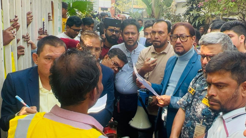 ‘আ.লীগ আমলে নিয়োগ পাওয়া কর্মীরা ঠিকমতো কাজ করছে না’ ‘আ.লীগ আমলে নিয়োগ পাওয়া কর্মীরা ঠিকমতো কাজ করছে না’